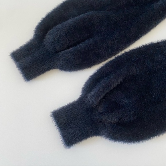 Aritzia Sunday Best Kitten Sweater - Picture 4 of 8